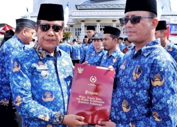 30 PNS Pemkab Simalungun Terima Penghargaan