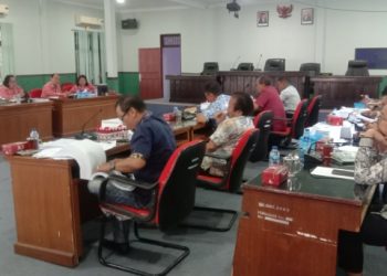Raker Komisi 1 DPRD Siantar, Kabid Pelayanan Disdukcapil Buat Kadis Kewalahan