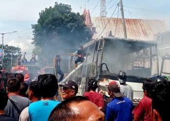Diduga Korsleting, Bus Nice Trans Terbakar di Siantar