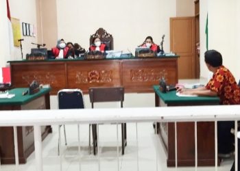 Serahkan Bukti ke Hakim, RE Siahaan Sebut KPK Lakukan Perbuatan Melawan Hukum
