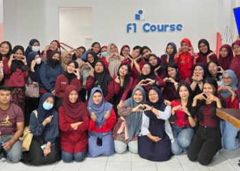 Tingkatkan Kemampuan Guru, F1 Course Gelar Teachers Training